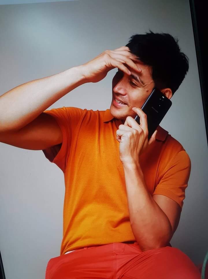 PjPTwittFriends's tweet photo. Kaya din ng kaya gamitin ng Dolo Neurobion ang sakit ng ulo dahil sa sobrang gwapo? #PioloAtDolo https://t.co/OQ347lKprA