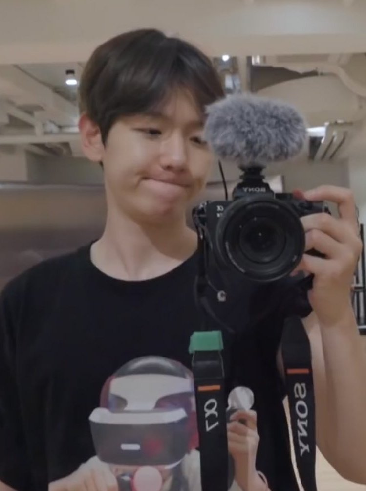 xunonme's tweet photo. look at baekhyun omo 🥺 https://t.co/fxNiEALUDK