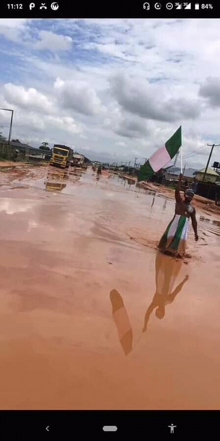 Paschal_MUFC's tweet photo. @tweetsbydreay This road leads to two Federal Institutions in Nigeria. (Federal Polytechnic Nekede and Federal University of Technology Owerri) 
Imo State residents are suffering. ##EndBadRoad #EndBadGoveranceInNigeria https://t.co/JoWU453DlZ