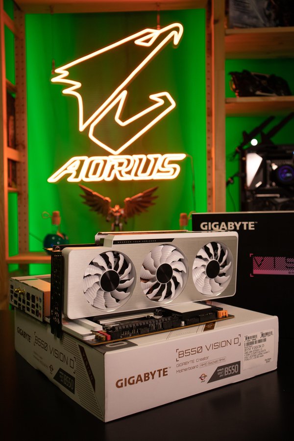 AORUS_TR's tweet photo. Kısa zamanda en çok sevilen serilerimizden olan VISION'a sahip olmak ister misiniz?
GIGABYTE B550 VISION D ve RTX 3080 VISION OC🤍🤍🤍
#AORUS #GIGABYTE #RTX30 #B550 #VisionD #PCGAMER https://t.co/sAlPMNZvbn