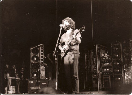 GratefulDeadHub's tweet photo. ~DAILY DEAD~ (10/20/74) Winterland, SF, CA. Concluding a spectacular 5 night run at the legendary Winterland. #IfIhadatimemachine @GratefulDead #GratefulDead #GratefulDeadSub (https://t.co/HIijlL4HlM) https://t.co/qfhQj5HVj3