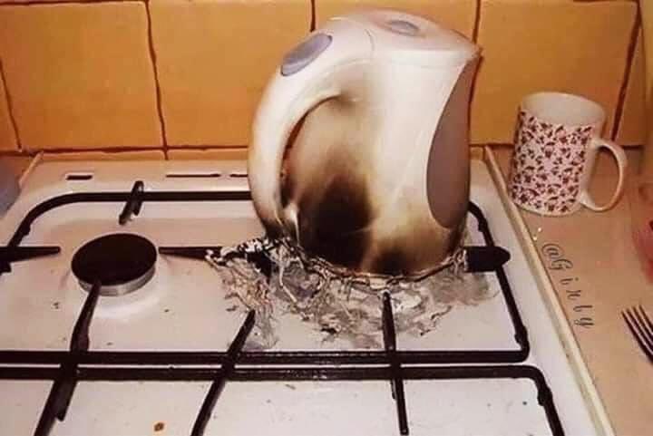 NIZARthePROTON's tweet photo. Some ppl: can’t wait for #MasterChefMaldives
Their kitchen ⤵️ https://t.co/72KRR1UqS9