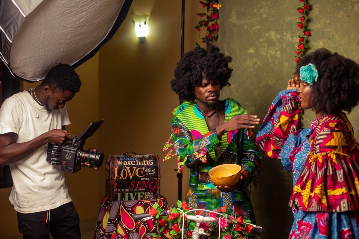 DirectorSheff's tweet photo. @sista_afia  ft @fameye_music

#party 

Directed by Rich Sheff 

OUTNOW 

https://t.co/ZeHOF3VzLG

Let's work 🎬🎥 +233545775132

 #ShattaTuesdayMarket https://t.co/bk13pnaxXa