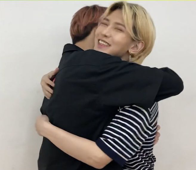 When Yeosang literally gives and receives the softest hugs to exist ~~ A small but soft thread   @ATEEZofficial