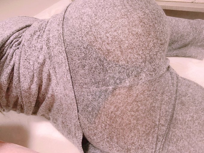 今さっき気づいたんだけど、、 これめっさすけてるやんけ！！！ 今までなーんも気づかずゴミ出し行ったりコンビニ行ったりしてた🙄 https://t.co/lfiJBP97lD