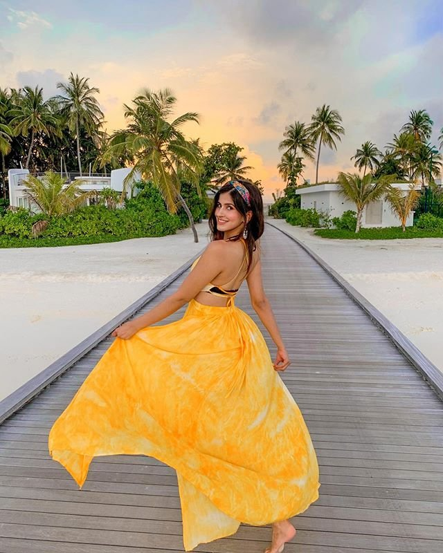 EkxRKfRXgAIb60p?format=png&name=900x900