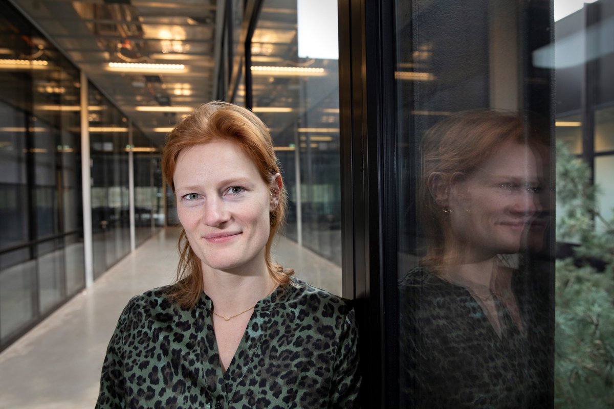 OpenTilburg's tweet image. On this second day of #OAWeek2020 we like to declare a second #OpenScienceChampion: @MicheleNuijten, (co)developer of Statcheck, an open source statistics tool now used to check Covid-19 preprints for statistical errors, who advocates Open Science whenever possible at #TilburgU💐