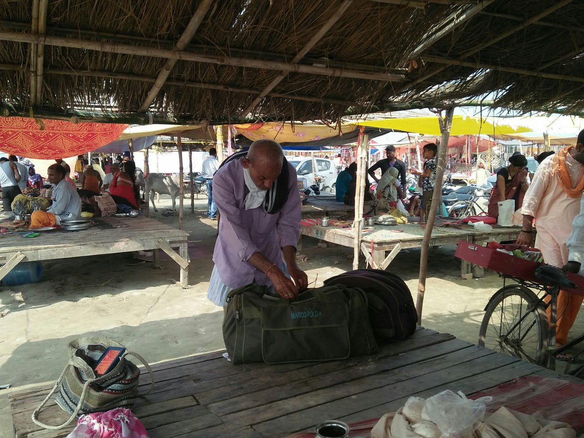 ronakjaiswal__'s tweet photo. आज संगम 🚩में कुछ अनजान लोगों से मिलें? उन लोग अपने बारे में बताएं, हम बाबरी मस्जिद के विध्वंस🔨 में भी थे। उस बारे में बताएं, हम 30 लोग बाबरी मस्जिद विध्वंस के लिए गए थे #Sangam #Prayagraj #babridemolition #babrimasjiddemolition #HinduRashtra #PahleUPHinduRaaj #Bharat #LoveJihad https://t.co/irL9nh7tTo