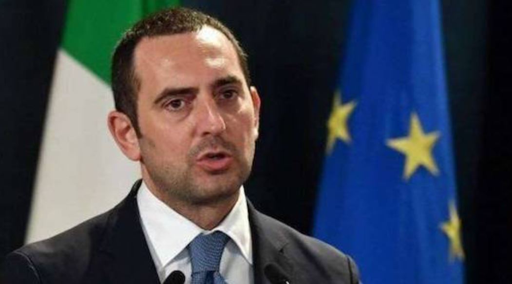#Spadafora: “#Ronaldo? Campioni come lui dovrebbero dare l’esempio e rispettare le regole”
A La7: “#Agnelli si è risentito? Inviterei tutti i presidenti e le società a guardare dentro le loro società, a rispettare le regole e a dare il buon esempio” https://t.co/p84QdyO3SD https://t.co/8Bi8KrBqoJ