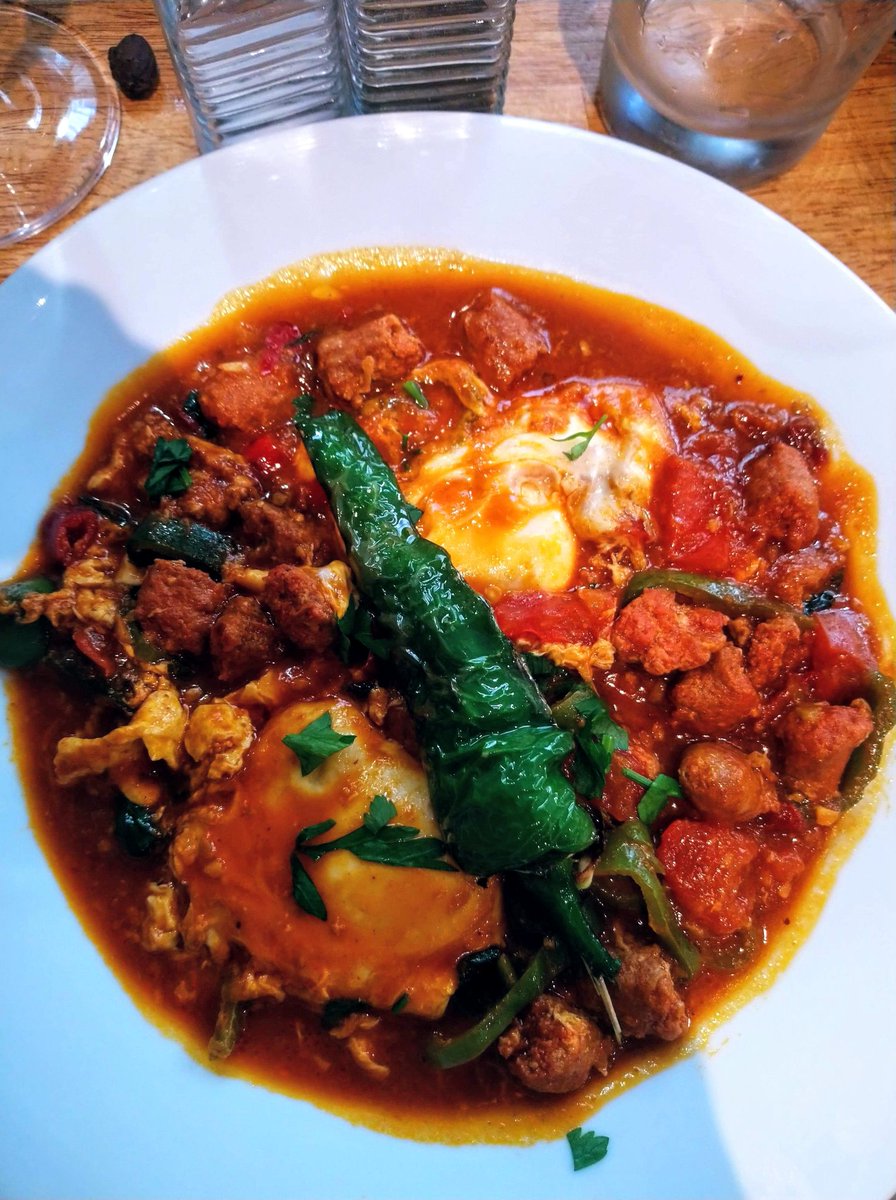 Un resto tunisien vient d'ouvrir à #Rennes : le Dar Baya, rue St-Georges. Très bon. Validé. ✔️ 🇹🇳