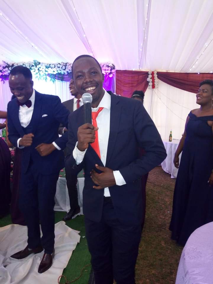 NsengimanaJado's tweet photo. #RwOT ,uyu ninjye #RWAMUCYO wa nyawe,Abamenye ibanga ryanjye igitaramo cyabo kiba kimwe 
Umuyoborabirori (MC),Intanage y'umuronko ,imfura ya Rudasumbw ,igitaramo ntarimo abenshi bakita inama!
#Rwamucyo rw'#Inkindi Umutaramyi byahamye ,Aho ntaramiye bacyura inganji!
#Mwishyuke!👏 https://t.co/0xEZtfE1hc
