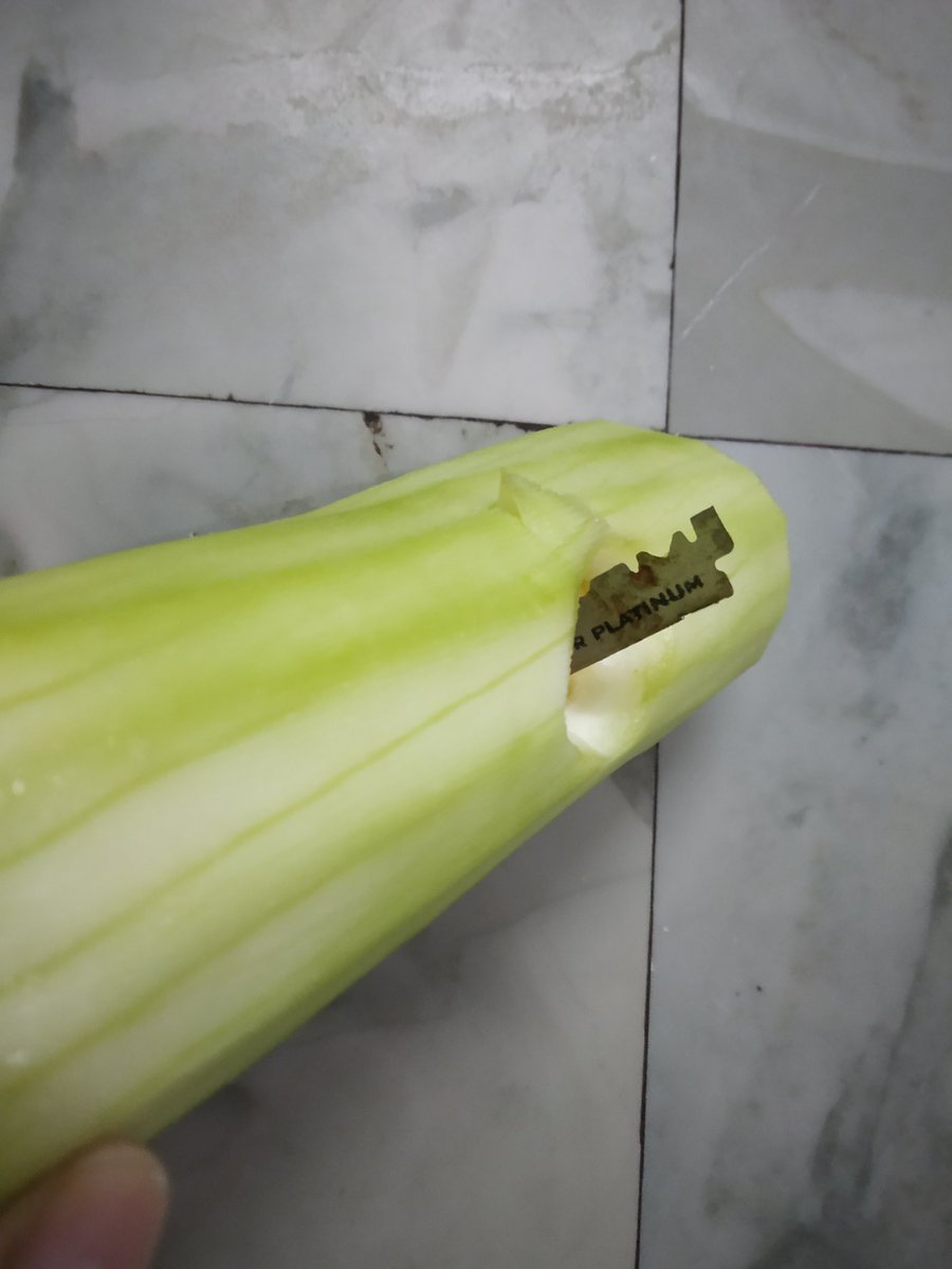 Khushbu757's tweet photo. Can't believe ,really shocking
Today, when my mother was peeling bottlegaurd then one blade was found inside this bottlegaurd. Don't know how it went in and who did this as this is not natural. Now what to say and whom to say....!!
#NothingIsSafe https://t.co/38E5HdwLBr