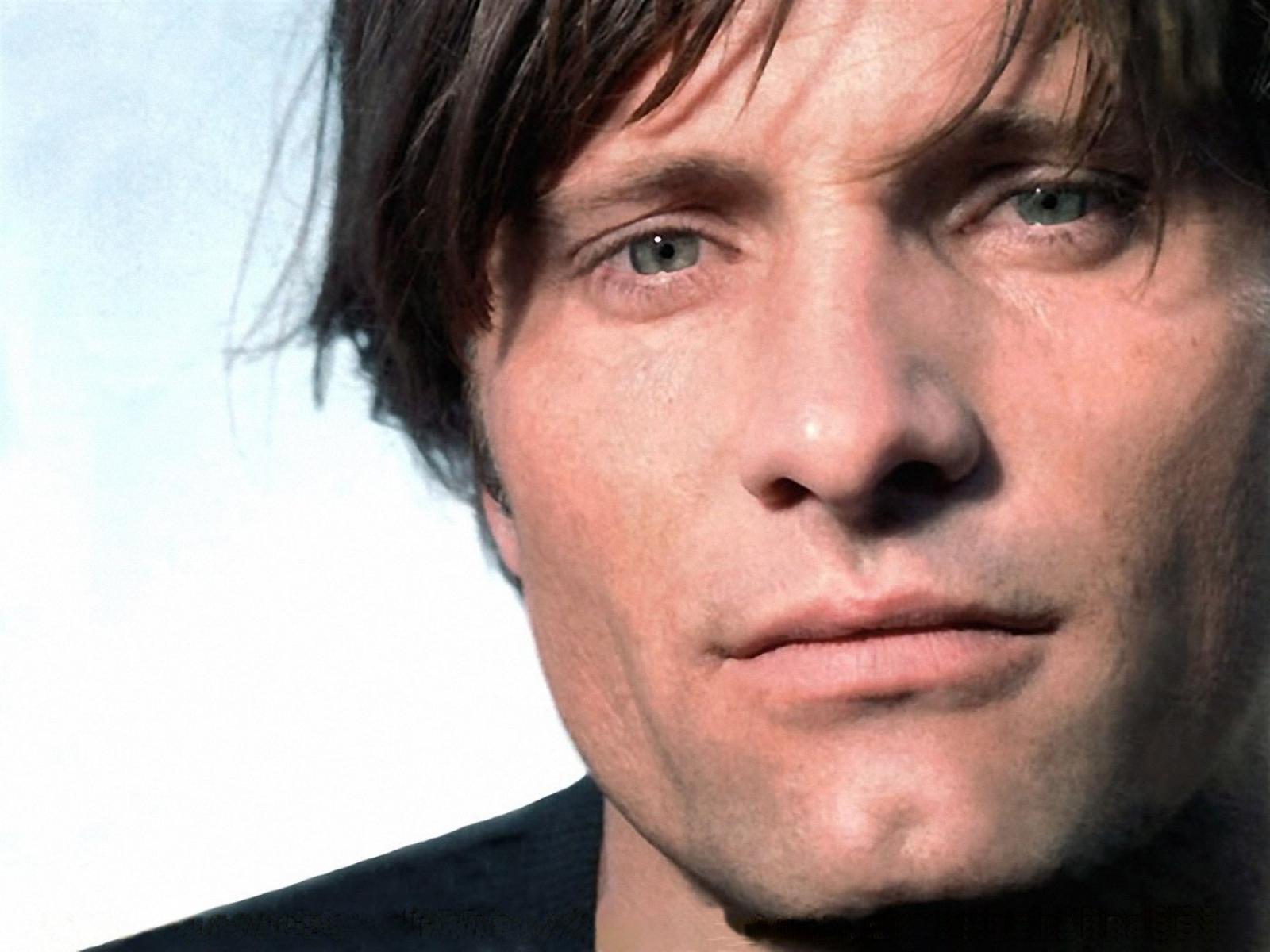 Happy 62nd Birthday to 
VIGGO MORTENSEN 