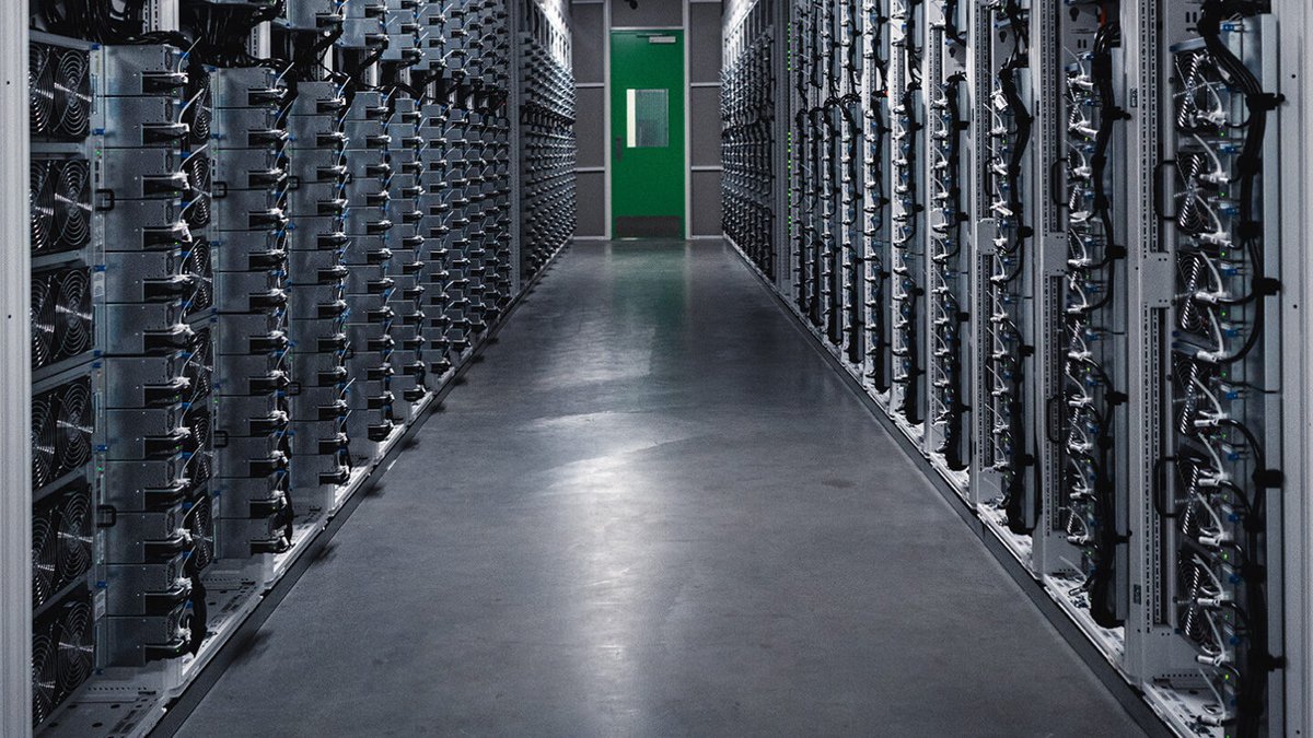 Der US-Technologiekonzern Microsoft will in den nächsten Jahren rund eine Milliarde Euro in sein erstes Cloud-Rechenzentrum in Österreich investieren.
https://t.co/B6eRwi3eVl https://t.co/oe4fHfUFcf