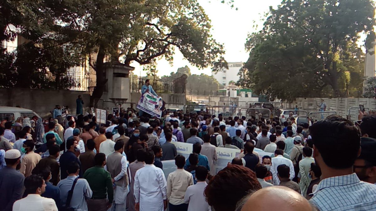 HinaUmbreen's tweet photo. @DrMuradPTI Sr please regularise SSEs & AEOS
#19thOctoberProtest
#RegulariseSSEsAEOs
#ProtestAgainstInjustice
@imranKhanPTI
@UsmanAkBuzdar
@drMuradPTI
@RajaBasharatLAW https://t.co/MxTDBKOTnR