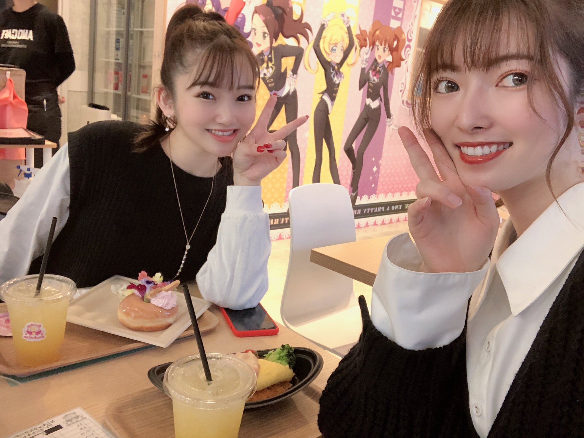 日下部美愛 れいなとプリティーリズムカフェ 2人でキャッキャ言いながら行ってきました 実写パート流れてるの本当に恥ずかしくて2人で笑い転げてました 笑 インスタにも違う写真載せよっと プリティー10周年 Prismstonecafe Prichan Pr T