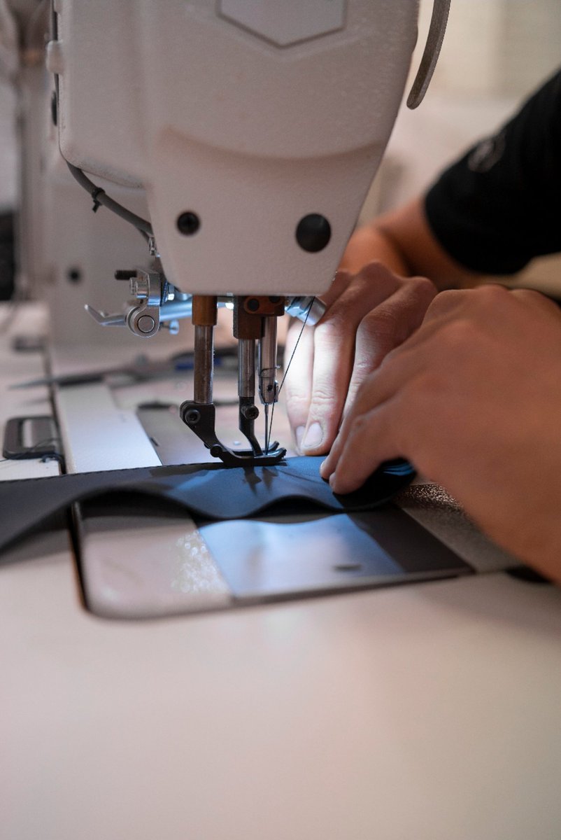 dclassauto's tweet image. A pair of Recaro Pole Position racing seats which have been retrimmed back to the original Porsche manufacturer specification. Black nappa leather with matching perforated centres created by @dclassautostitch🧵 #dclassauto