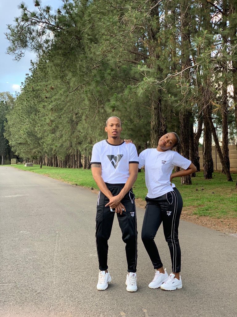 vinque_sa's tweet photo. Vinque Couple plug 🔌
T-shirt R250 . Pants R350
Models: @fletcher_mog @lee_grey_
Whatsapp orders: 0677422331 😊
#Vinque 🇿🇦 https://t.co/JegNqLCi0A