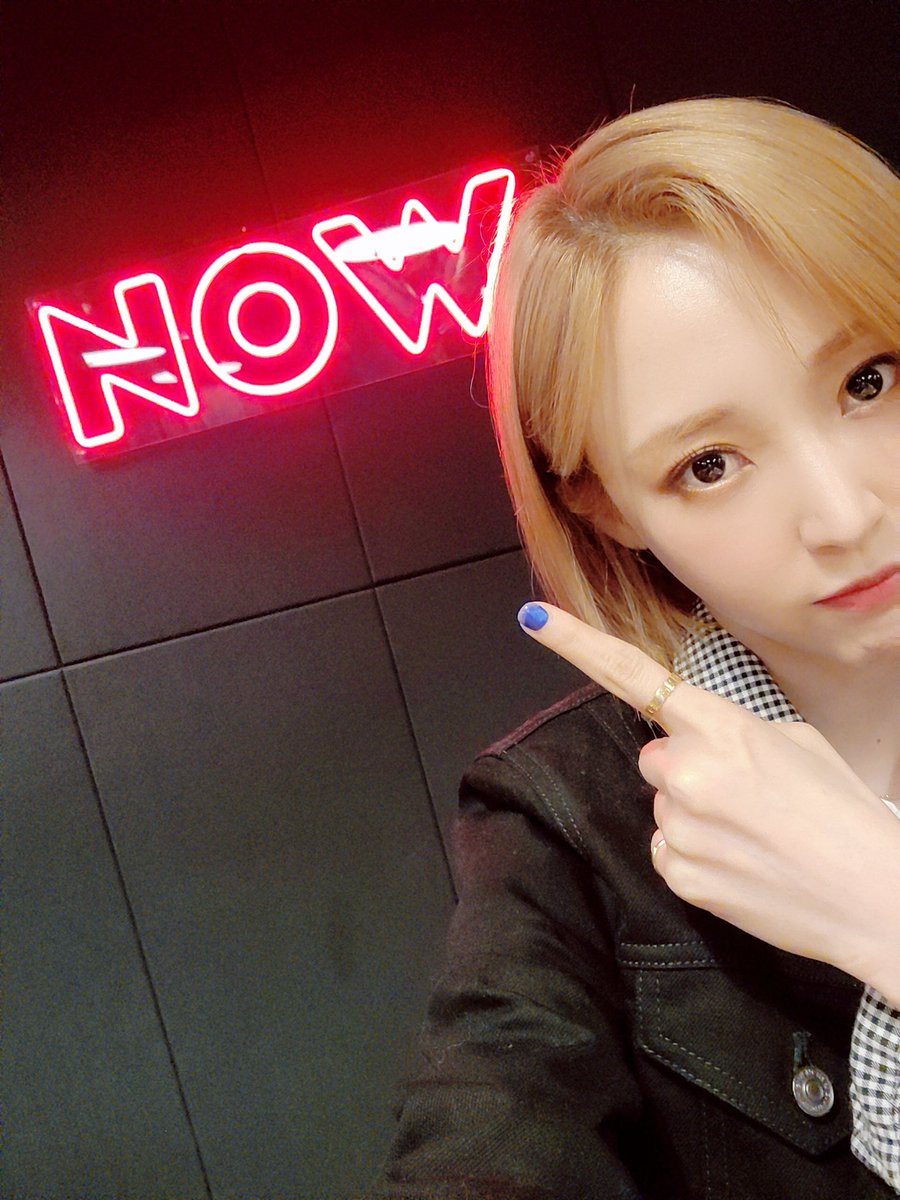 RBW_MAMAMOO's tweet photo. [#문별]

문별이와 함께하는 화요일🎶

우리 무무 여러분 잠시 후 10시,
네이버 나우 어벤걸스에서 만나요❤️

#마마무 #MoonByul #어벤걸스 https://t.co/vDcx4188xU