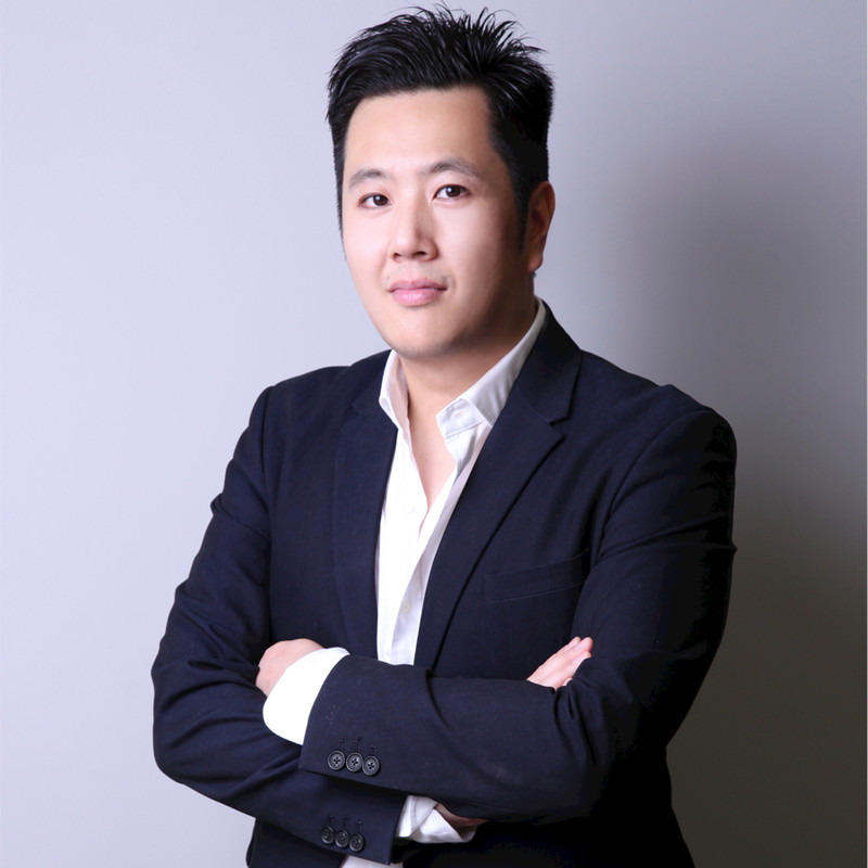 5/ The team of DigiCol (3/3) @AndyC0125 has worked closely with Jack Ma who is one of the founders of Alibaba Group. Andy is deeply passionate with the Internet & Blockchain and makes from every project he's involved with a succes. Andy Cheung is also the founder of  @acdx_io