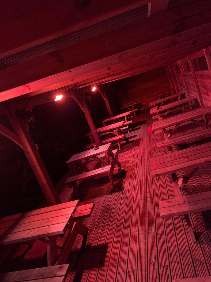 TheNagsHeadInn's tweet photo. If you're thinking of drinking or dining with us, you'll now be warm &amp; dry sitting inside or out - We've got a new heated outdoor seating area! 

*Social distancing applies &amp; we're sticking by the rules but don't be put off, we're still your #friendlylocal!* https://t.co/R6gSoSda0e