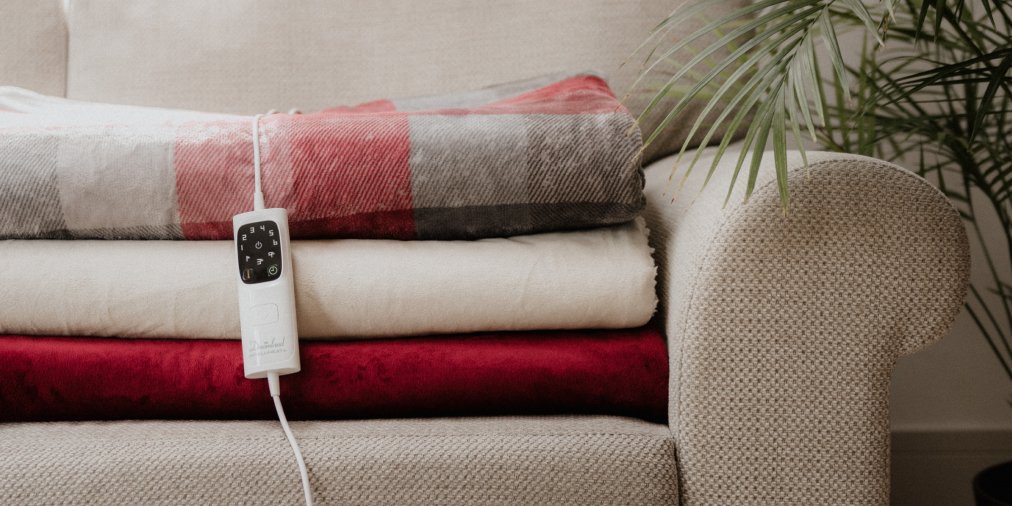 #giveawayweek
Is your living room looking a bit meh? #spiceupyoursofa with a Sherpa lined Velvet Throw and #bewarm in under 5 minutes!
TO ENTER:
1. Follow @dreamlanduk on Instagram
2. Tag a friend below
Winners announced at the end of the month!