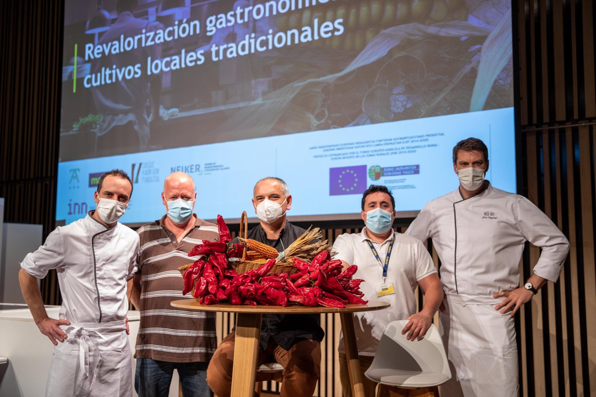 .<a href="/Azurmendi_Atxa/">Azurmendi</a>, Basque Know How Fundazioa, 
<a href="/makroESP/">Makro España</a>, el agricultor Guillermo González (Gaztañatxu) y los Centros Tec #BCCInnovation y <a href="/neiker_BRTA/">NEIKER</a> se unen para desarrollar #Gastrovalocal. Un proyecto persigue la revalorización gastronómica de variedades vegetales antiguas.