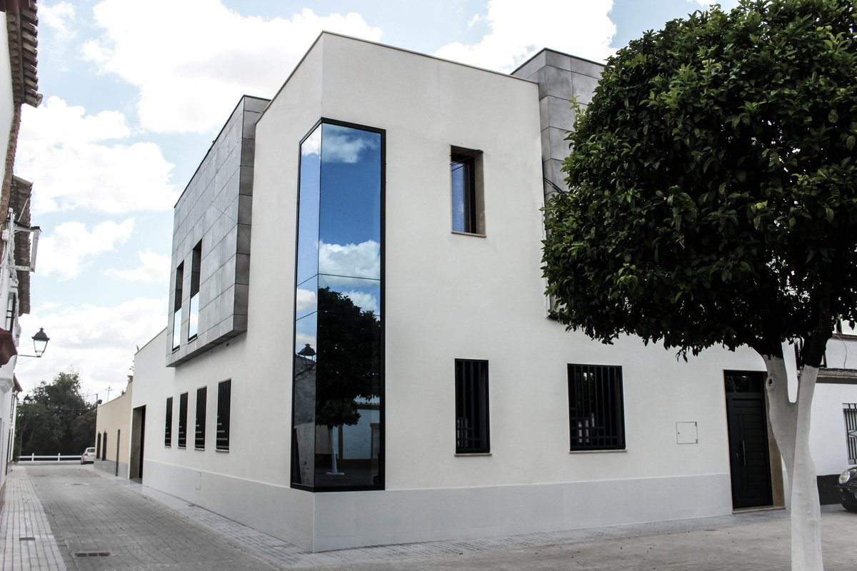 hd_materialsES's tweet photo. Nuestra gama #iactive aporta propiedades #descontaminantes al interior y exterior de este prototipo de vivienda #nZEB Nearly Zero Energy Building del Estudio María del Pilar Mercader Moyano &amp; Daniel J. Ruesga Díaz en Fuente Palmera, Córdoba @unisevilla  https://t.co/FrfLlqx0Uf https://t.co/45aNXVrJUV