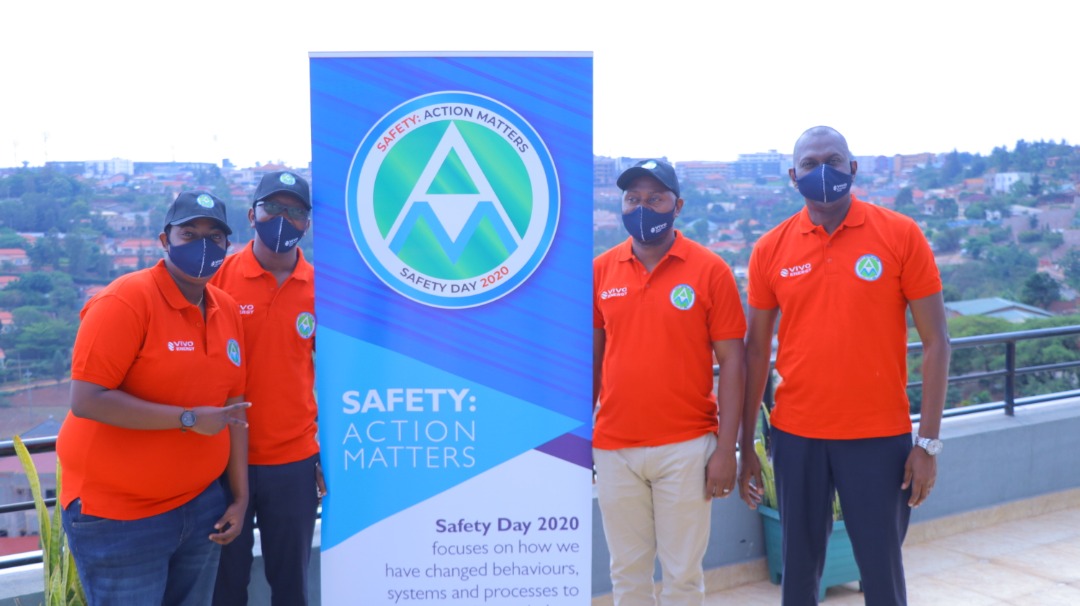 VivoEnergyRw's tweet photo. The team was on point in matching cool outfits which literally nailed the day. Join us throughout this week as we continue to celebrate #SafetyDay2020. A beautiful Tuesday morning it was indeed!
#SafetyDay2020 #SafeNaEngen https://t.co/ZIGRMF2n4B