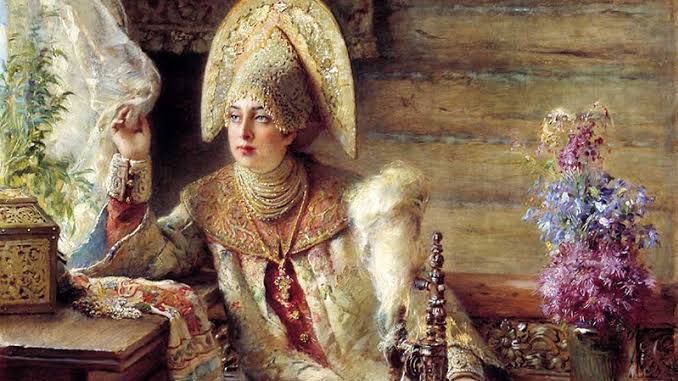 🇷🇺ロシア民族衣装のシンボル「ココシュニク」は、装飾の多い頭飾り