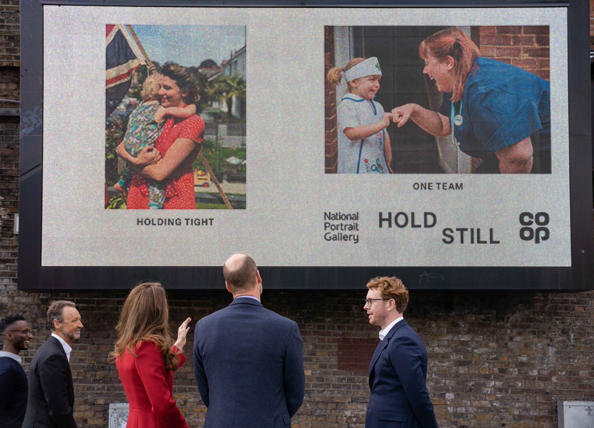 Located in Waterloo, London, The Duke and Duchess visited the posters on display to see these heartfelt & inspiring stories told during lockdown, up close.
Supported by @CoopUk and @NPGLondon, these portraits will be on display in 112 sites across 80 towns, cities & boroughs. https://t.co/nl14sI8a00
