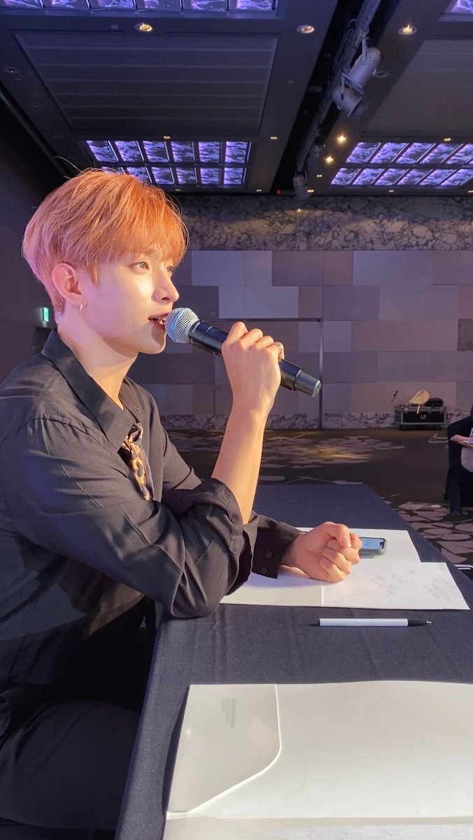 SVT_Fancafe's tweet photo. [#WOOZI🌟Weverse] 
201020 -22:18 KST-

➸ Interview Sexy Man*

*인섹남 the shorter version of 인터뷰 섹시 남자

#우지 #SEVENTEEN #세븐틴 @pledis_17 https://t.co/2uWIMpzjLr