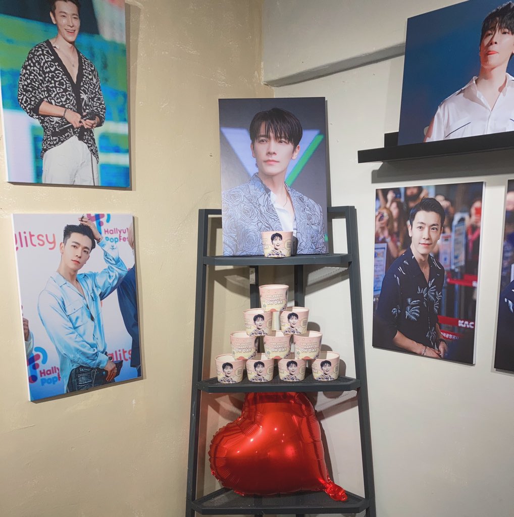 stayhappy_day's tweet photo. 謝謝@haebro19861015  @creamofocean 準備的展覽♡
每個角落都好用心✨🥰
 #HAPPY_DONGHAE_DAY https://t.co/ylPyxivclv