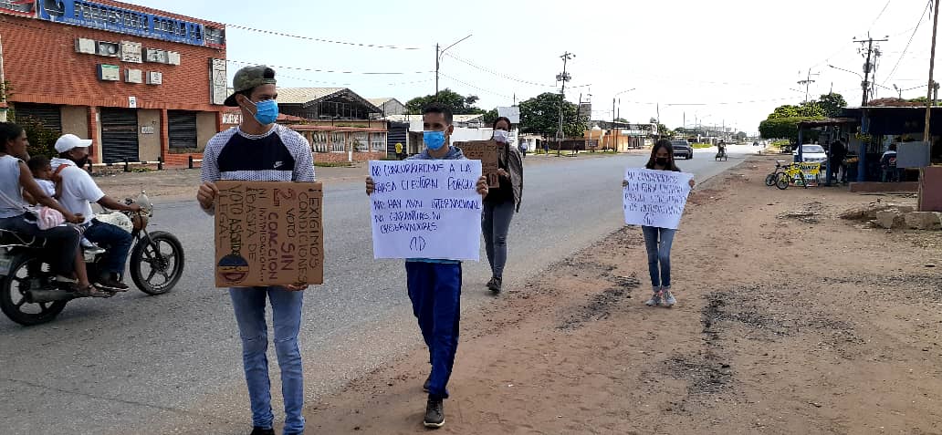 <a href="/ADemocratica/">Acción Democrática</a> en el Municipio Mara de la mano de <a href="/ADOrgMara/">AD Organización MARA</a> en la calle explicando porque el 6D es un fraude y motivando la participación en la Consulta Popular impulsada por la <a href="/AsambleaVE/">Asamblea Nacional</a>