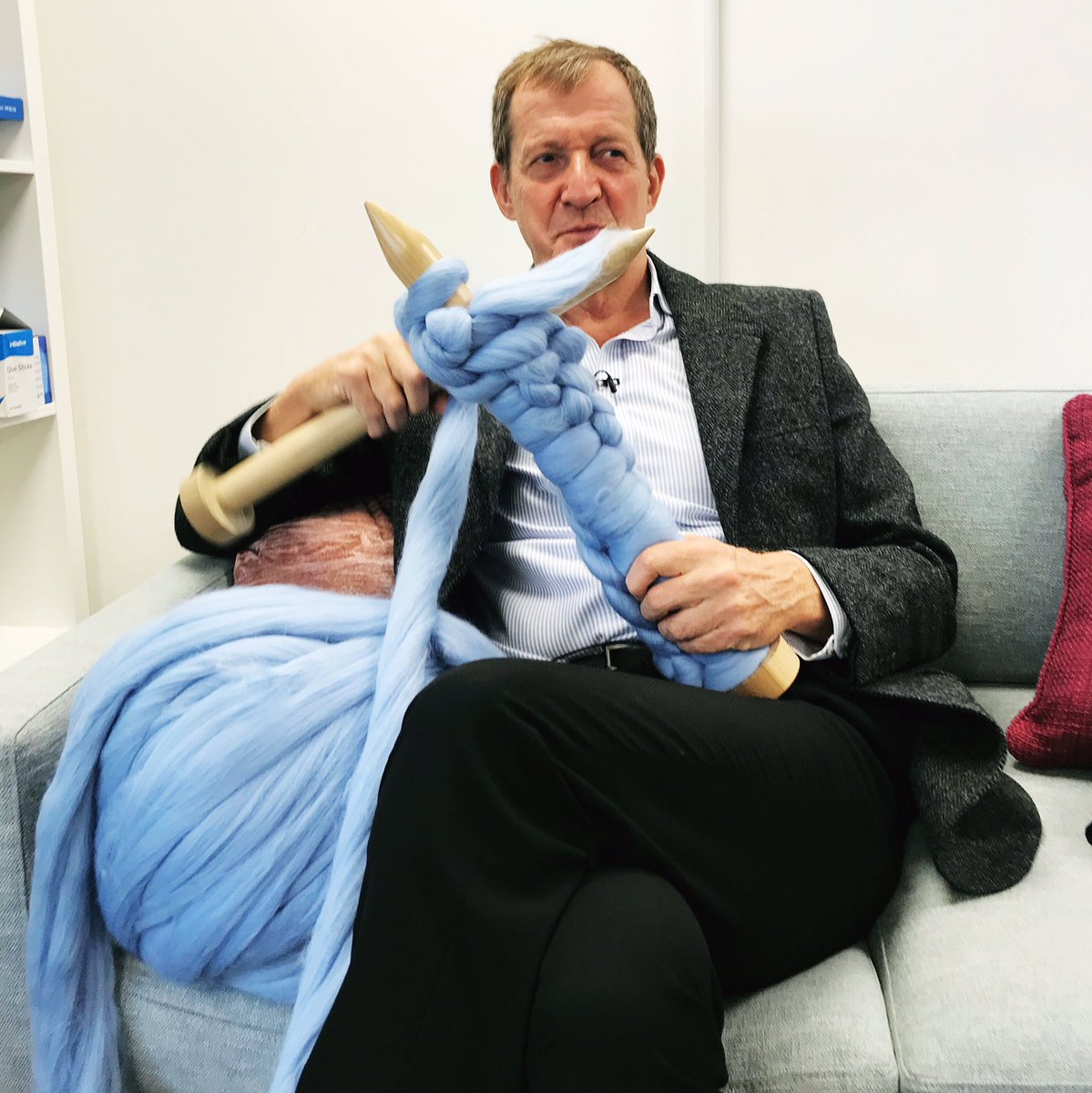 Met the amazing <a href="/campbellclaret/">ALASTAIR CAMPBELL</a> today! It was great teaching you to knit 😉