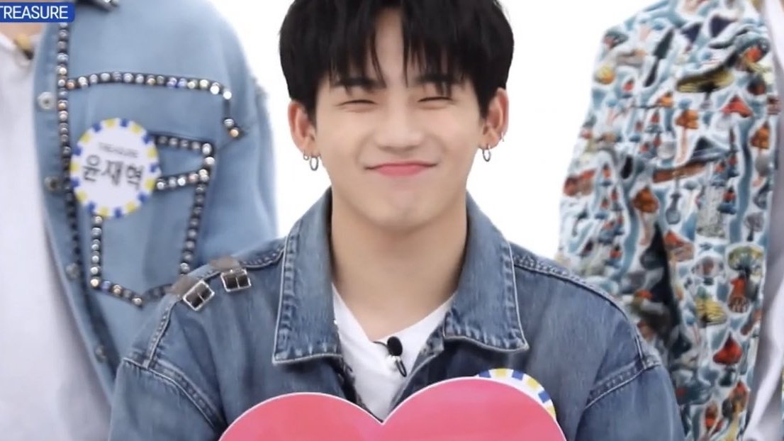 hyunsuk is truly a genuinely wholesome person who loves his fans beyond measure. he never fails to assure us and remind us how much he loves and cares for us. i wish i could put everthing in here but it would be an endless thread.