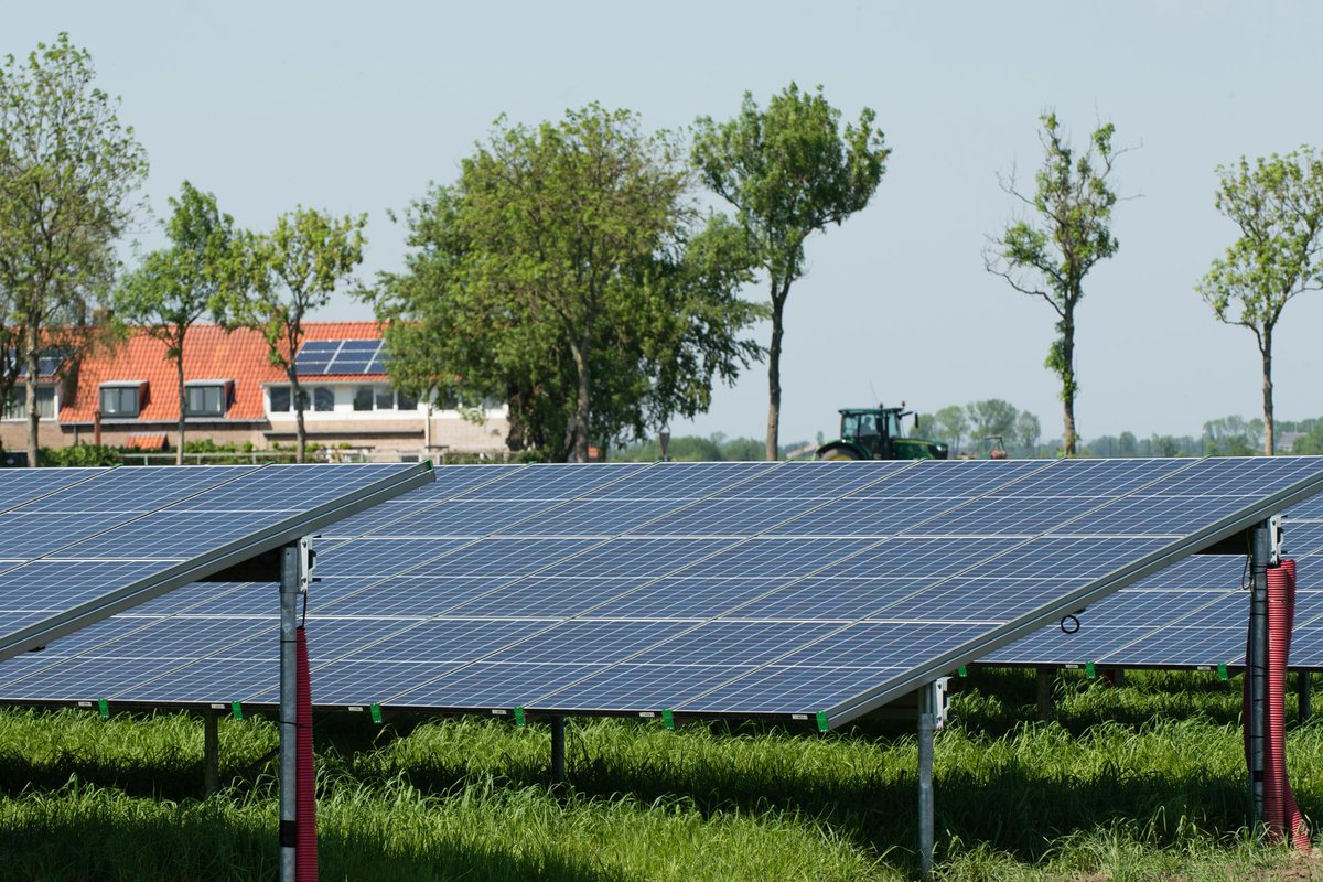 In het #Klimaatakkoord zijn afspraken gemaakt over participatie bij duurzame energieprojecten.

Vandaag is voor overheden een factsheet uitgebracht die laat de juridische mogelijkheden laat zien voor proces- en financiële participatie.

Nieuwsbericht ⤵️

regionale-energiestrategie.nl/Nieuws/1786666…