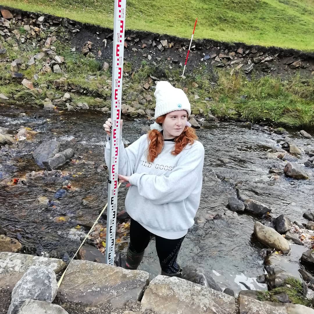 TeesEarthEnv's tweet photo. Students explored channel geometry and sediment characteristics. Back at uni they'll be exploring shear stresses and sediment transport under different flow conditions #fieldwork #riverprocesses #geomorphology #geography #sedimenttransport #surveying https://t.co/A5xPJzxGMr