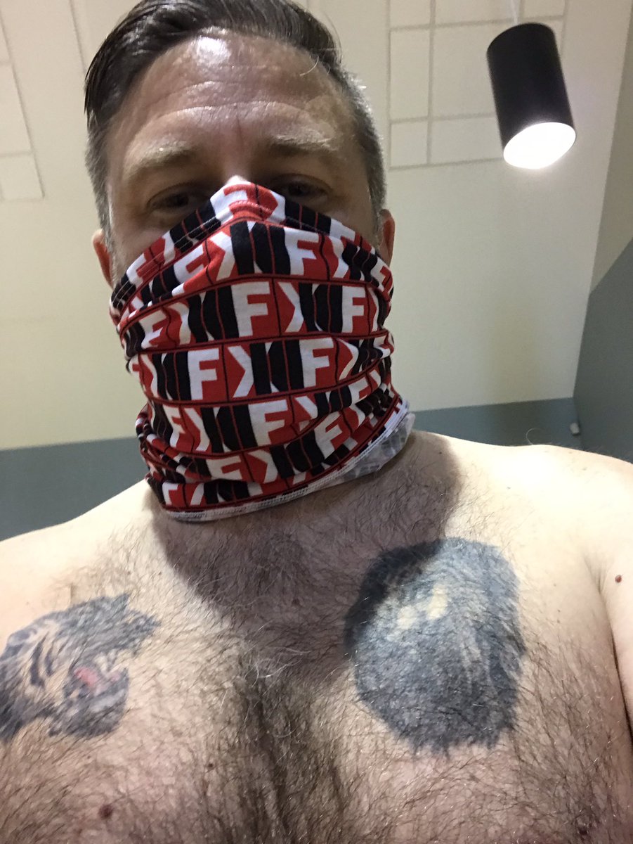They told me I couldnโt wear a trump shirt into the polling place.Fine.
I just took it off. https://t.co/bjNDQ4LbrZ