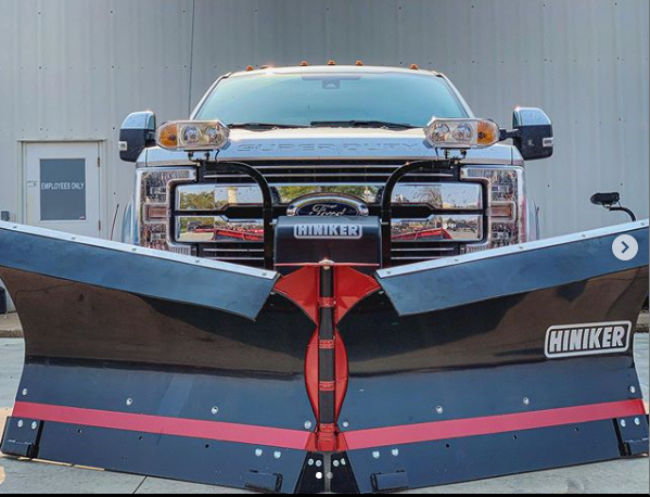 Have you scheduled your plow installation with your Hiniker dealer yet? 

📸 @Toppersandtrailersplus