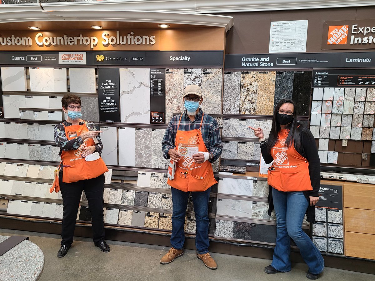 Specialty is rocking! Str1216 number 1 in the region!!! Celebrating Laura and Orville both specialist of the month!!! <a href="/LeeneyT/">Helene Tokolish</a> <a href="/ThomasUnette/">Unette Thomas</a> <a href="/enekaD82/">Eneka</a> @JahnJoyce @D82_Services