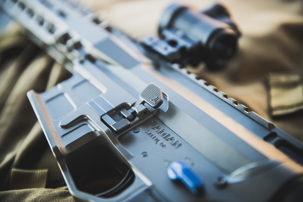 radianweapons's tweet photo. Details 👌🏼
-
AX556 Lower with LPK
-
#radianmade #ax556 #2a #radianweapons #ambi https://t.co/DJMk1KY04e