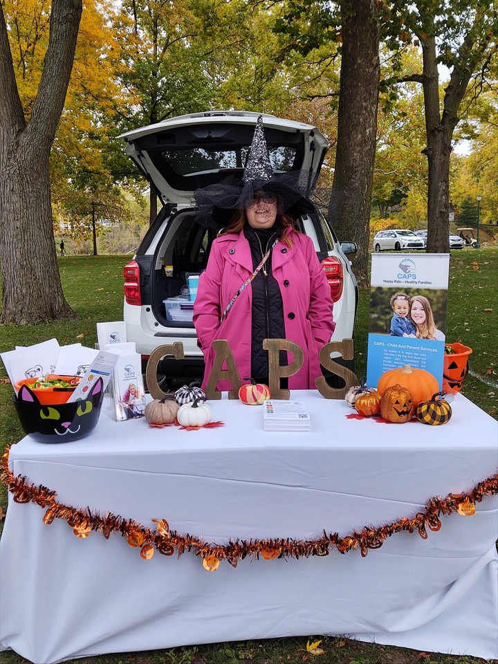 CAPSElkhart's tweet photo. CAPS participated in the @cityofelkhart Island Park Trunk or Treat this last weekend! Our favorite bear, Cappy, helped pass out candy, gave high-fives and hugs, and brought smiles to many. #StrongFamilies #capselkhart #preventchildabuse https://t.co/PPzy8a5K7N