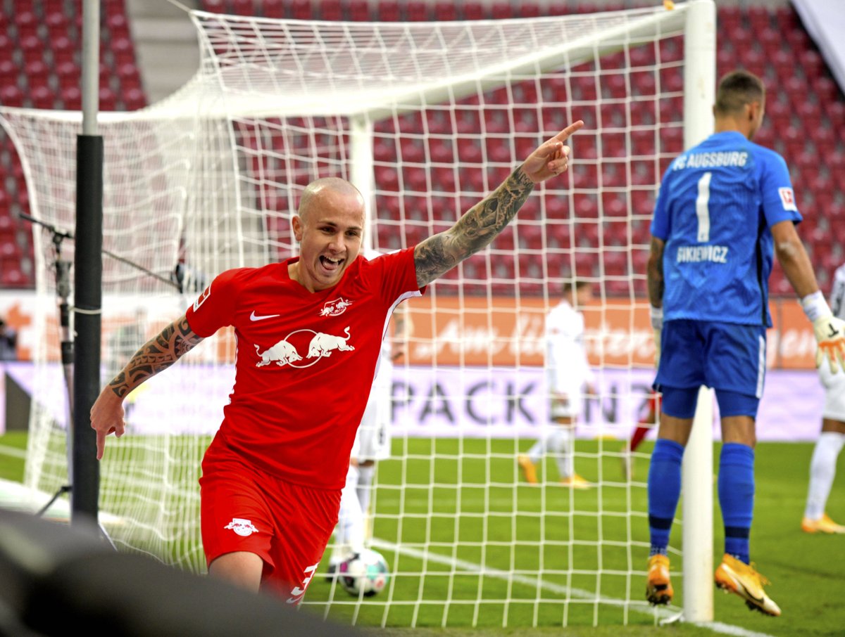 Squawka's tweet image. Angeliño has scored in three consecutive games for the first time in his career:

⚽️ vs. Schalke
⚽️ vs. Augsburg
⚽️ vs. İstanbul Başakşehir

First-class first-touch, awesome finish. #UCL