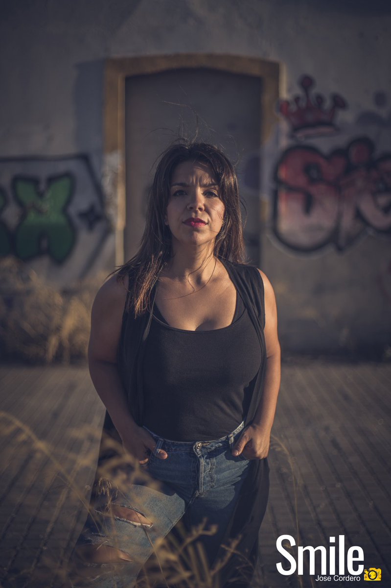 La mujer que tiene su propia voz es una mujer segura.
#portrait #sunset #photo #portraitphotography #street #portraiture #portrait_vision #model #beautifulmodel #retrato #retratos #pehyellow #retratofotografico #smile #portrait_perfection #lebrija #grafiti #shooting https://t.co/s6LCgCQ1Hx