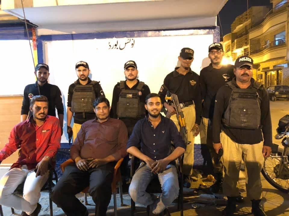 sheryarbhagat's tweet photo. Alhamdullilah from last 2 years we have started community policing in our area in which our community volunteers are engaged with Sindh Police. Sindh police is always supportive &amp; always available for people. I stand with Sindh Police do you? 
#WeStandWithSndhPolice https://t.co/kQ9u9v4gmD