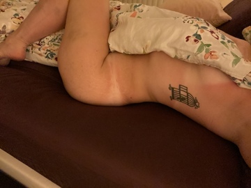 I need a sexy Dom to spank the bad girl out of me, then f*ck the good girl he created!  #submissive #ddlgnsfw<a href="/tag/submissive"class="tags"><span>#submissive</span></a><a href="/tag/ddlgnsfw"class="tags"><span>#ddlgnsfw</span></a>