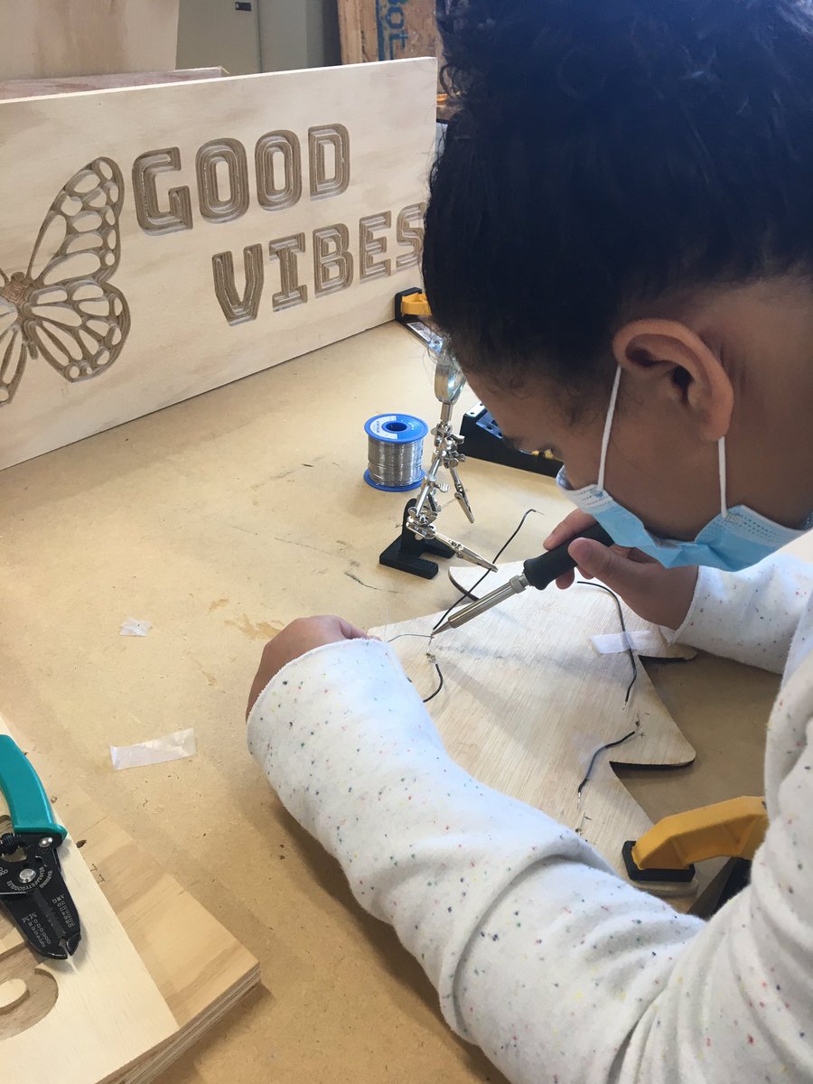 BrainerdVWeLab's tweet image. Refreshed after fall break and right back at it!
@BHS_Excellence