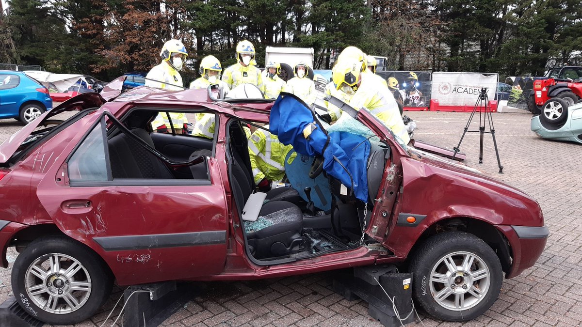 HIWFRS_LandD's tweet photo. Today's RTC Course is all about learning #EmergencyPlans & #SpaceCreation #DashRelocation #Ram #Hydraulics https://t.co/691kuCu30b