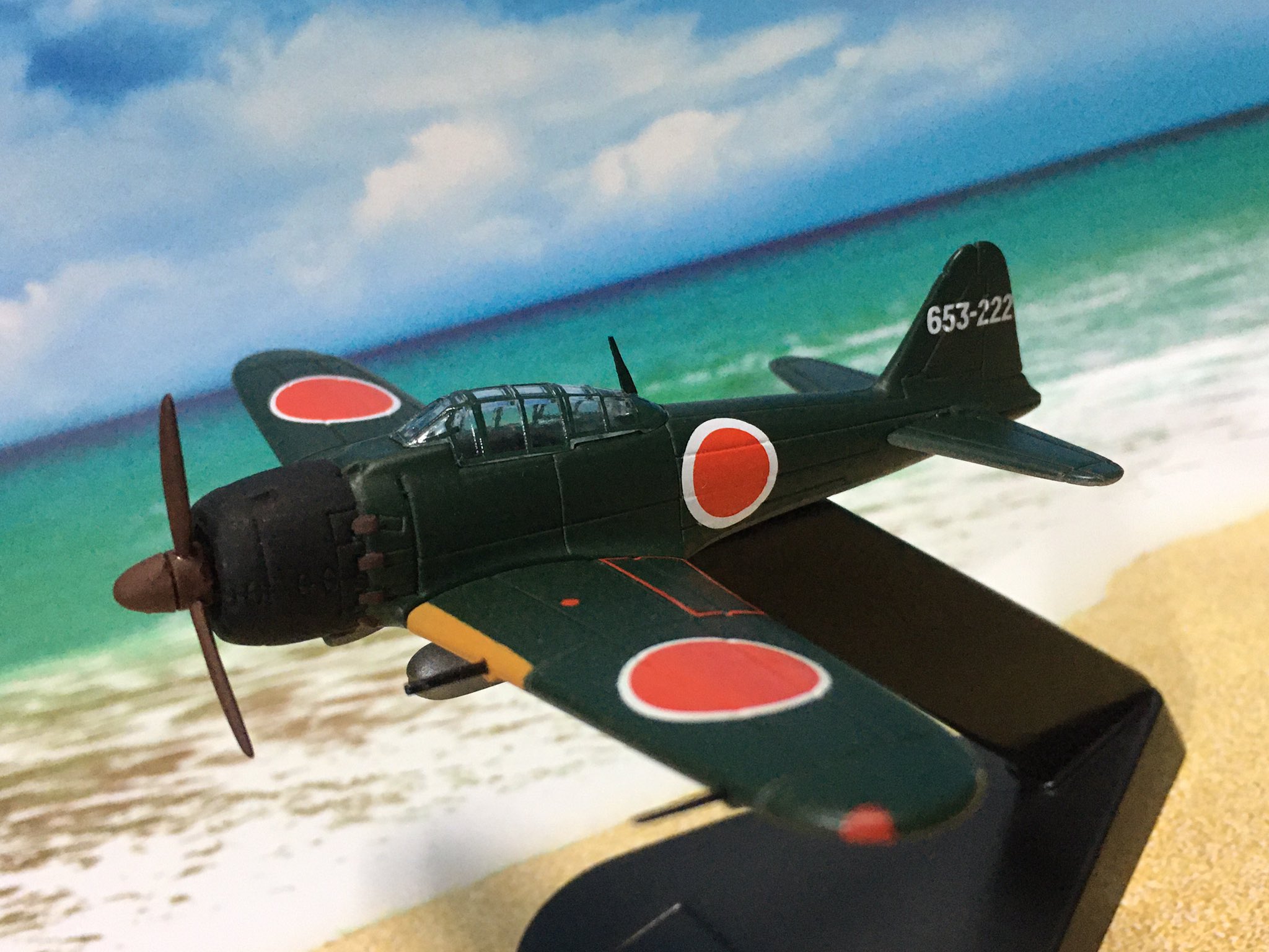 タカ Kom ダイキャスト製ゼロ戦のアンテナ支柱がポロッと外れて異次元空間に消えたからプラバンで新造 ちゃんと接着したはずなのに 溶着しづらい素材だったのかなー どうりで支柱欠品の中古品が多いわけだ 零式艦上戦闘機 零戦 ゼロ戦